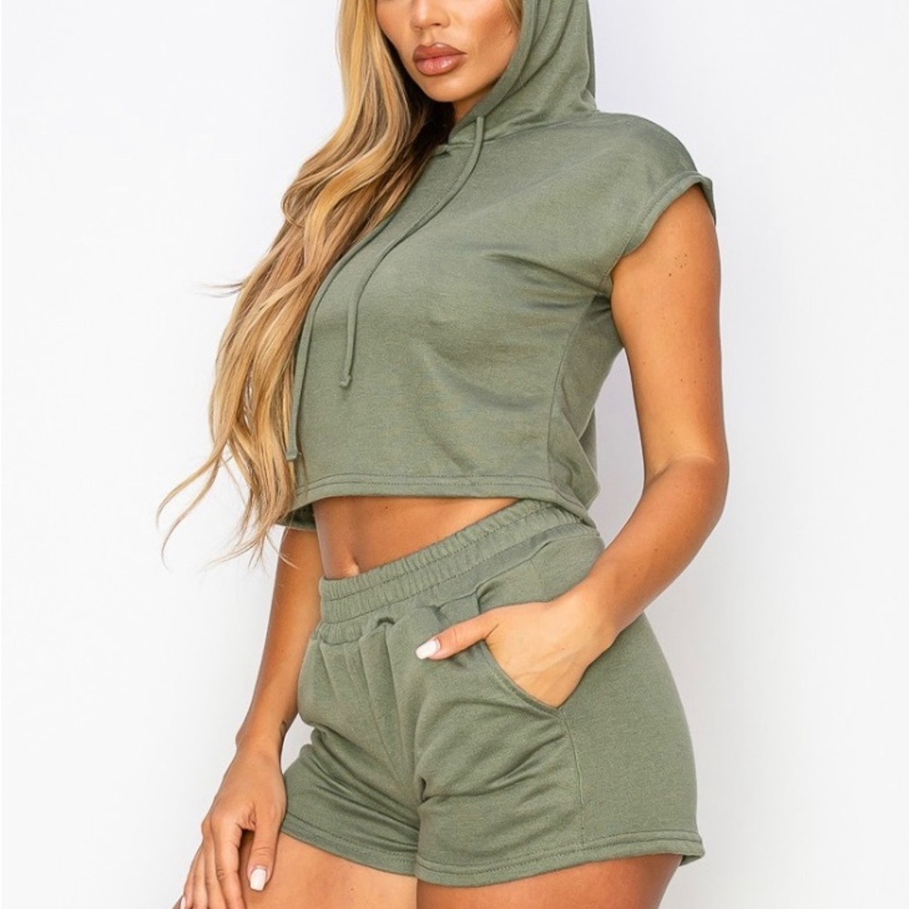 Sweat Shorts Set - Picture 3 of 3